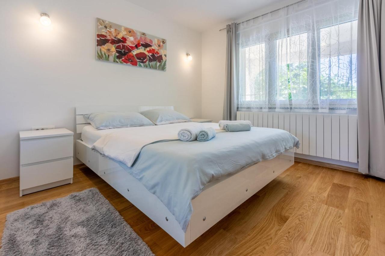Apartment Olive Selce Exterior foto