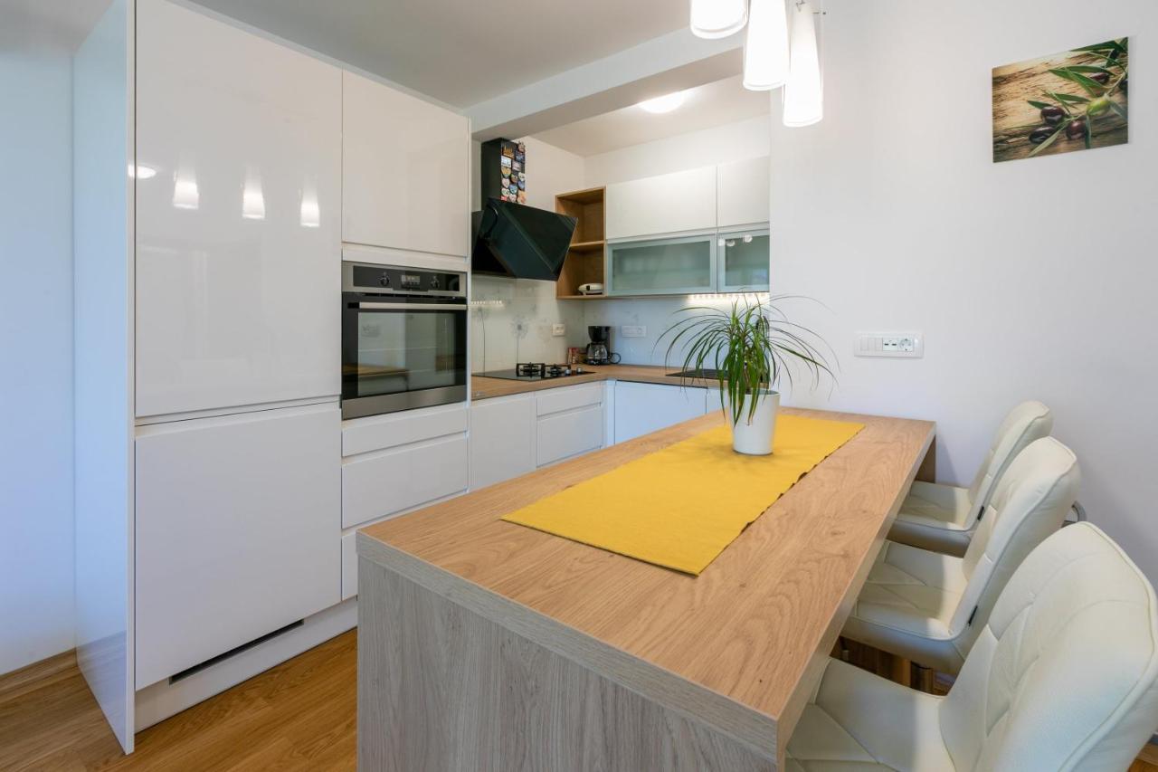 Apartment Olive Selce Exterior foto